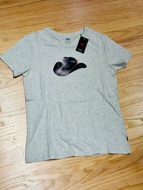 NWT Levi's Gray Graphic Tee with Pink Cowboy Hat - S